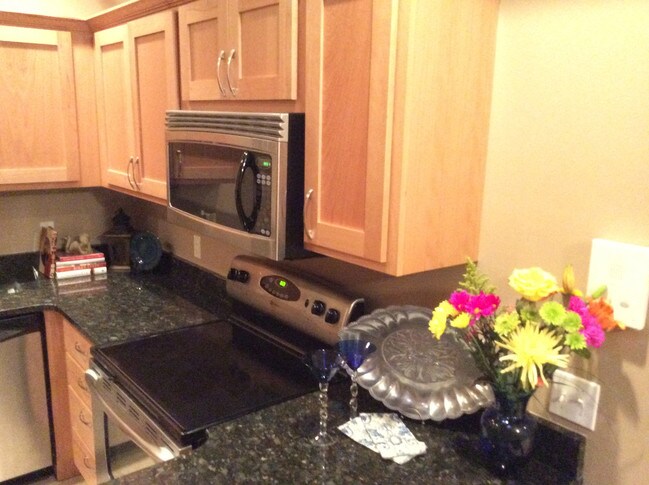 Photo - 810 Cherry St Apartments Unit 200