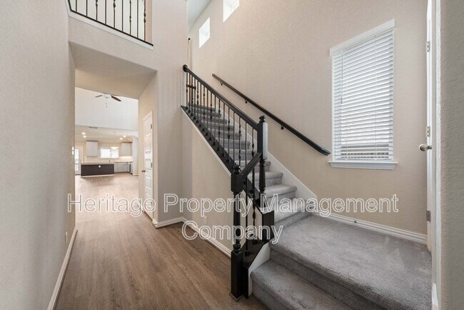 Photo - 2080 Cowan Dr