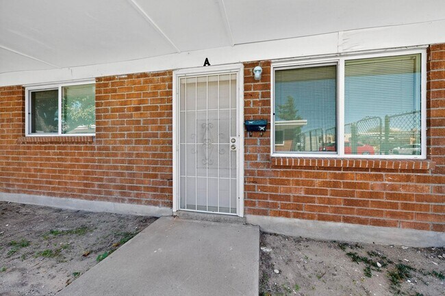 Photo - 540 Cardenas Dr SE Unidad A
