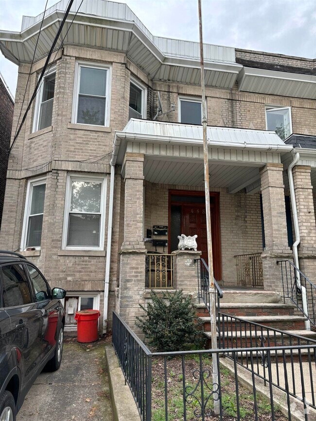 Building Photo - 448 Gregory Ave Rental