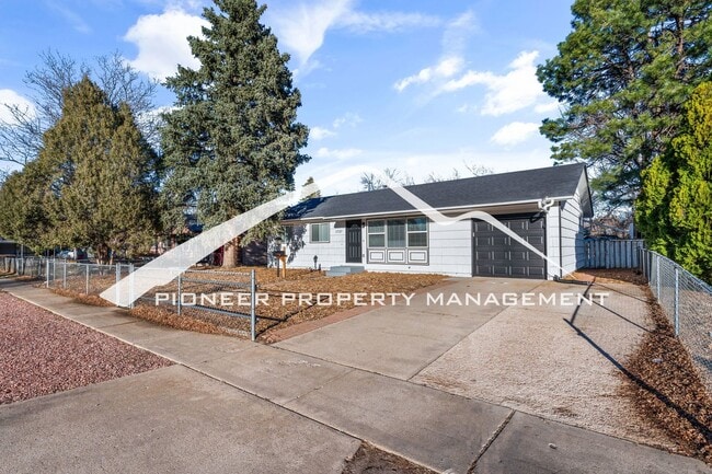 Building Photo - Stylishly Renovated Home with Enclosed Fence, AC and 1 Car Garage