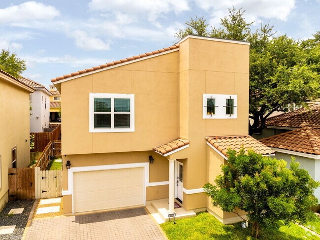 Building Photo - Comfortable Living in the Gated Community ... Rental