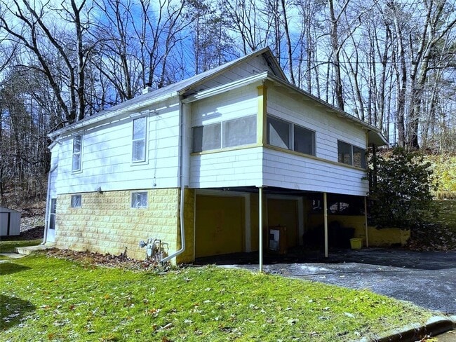 Photo - 33 1/2 Oak St