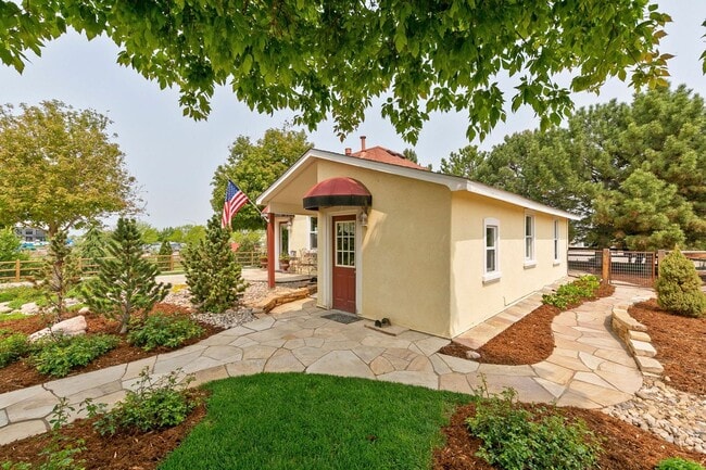 745 Jackson Ct