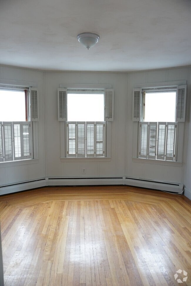 Building Photo - 665 Smith St Unit #1 Rental