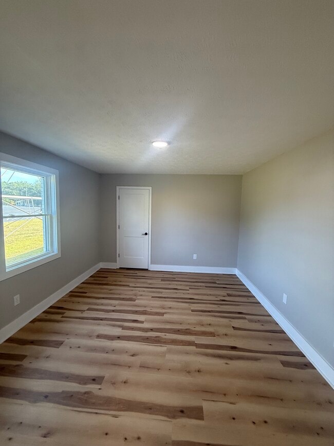 Building Photo - 100 Lily St Unit 14 Rental