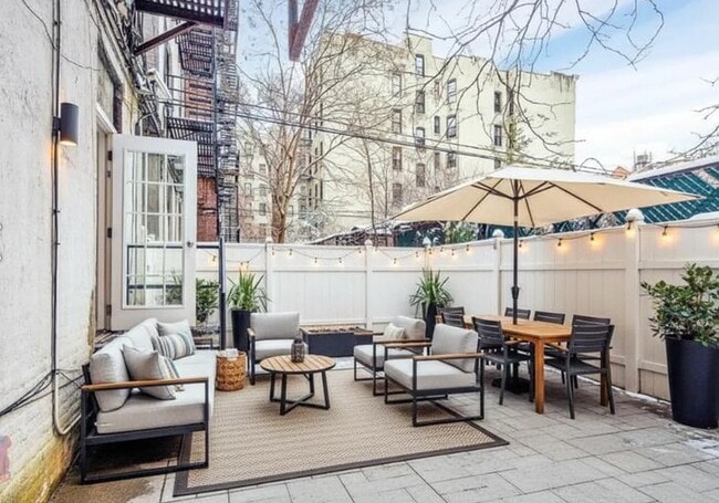 Building Photo - 5 W 103rd St Unit 1E