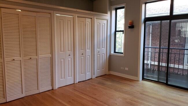 Main Room with closets - 4044 N Kedvale Ave Unit 2B