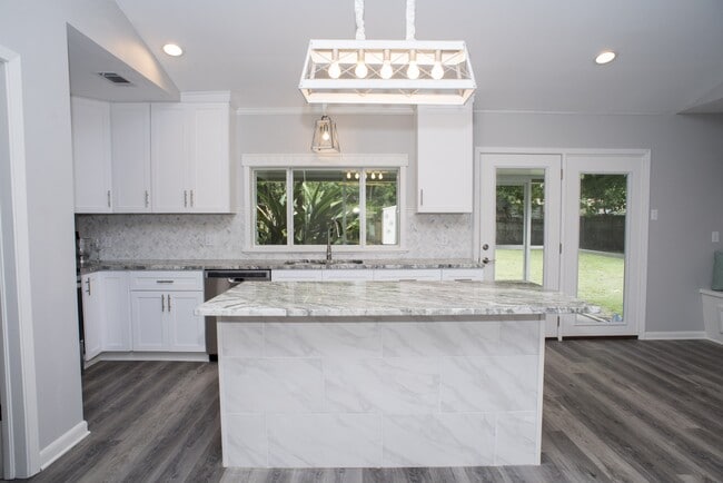 Photo - 109 Walnut St