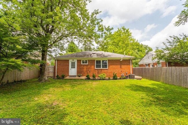 2308 Linden Ln