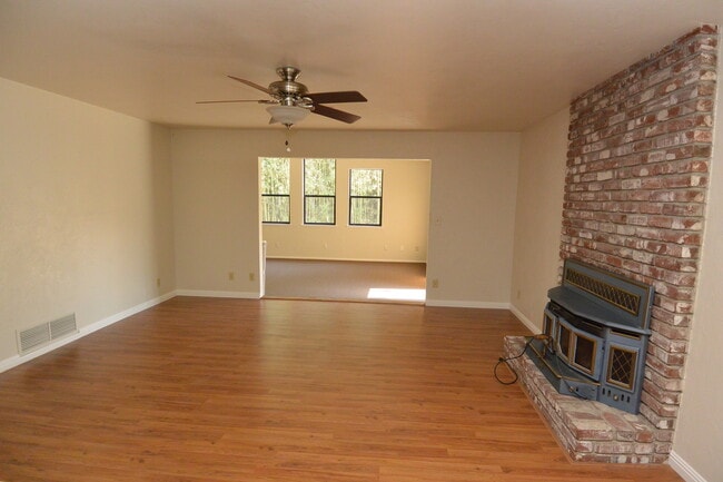 Photo - Green Acres Neighborhood