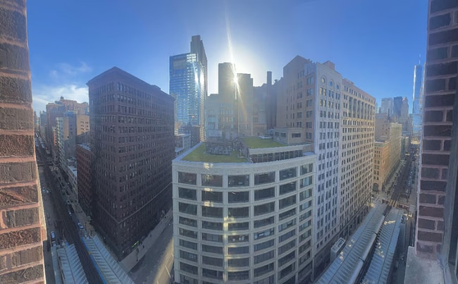 Building Photo - 5 N Wabash Ave