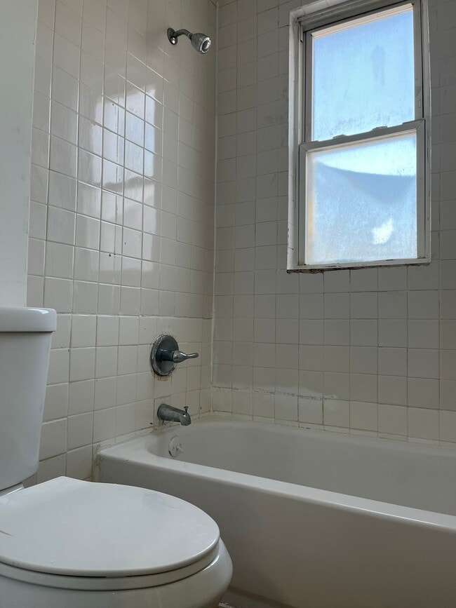 Photo - 72 Rose Ave Unit 2R