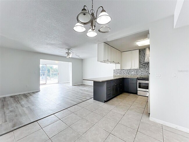 Photo - 11705 3rd St E Unidad 3