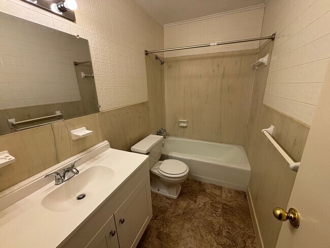 1815 S Erie, Apt 1-4