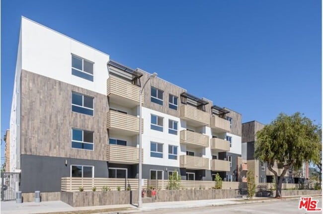 Building Photo - 1836 Colby Ave Unit 301 Rental