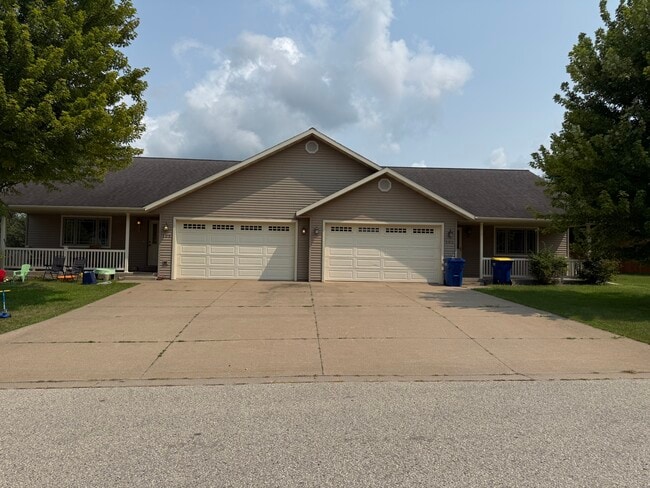 103 on the right - 103 Sand Lake Ct Unit 103 Sand Lake Court