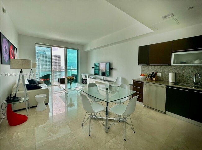 Building Photo - 950 Brickell Bay Dr Unit 4708