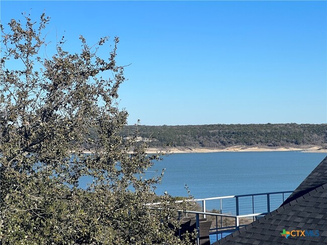 Photo - 5899 Denmans Loop