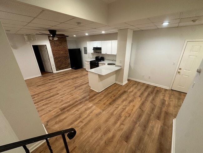 Building Photo - 28 Fleet St Rental