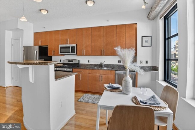 Photo - 1390 Kenyon St NW Unit 418