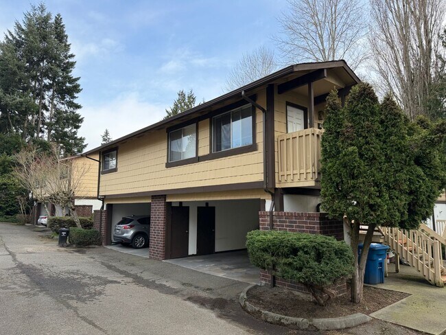 Building Photo - Updated Northgate 2bd 1.5 bath two story Unit C