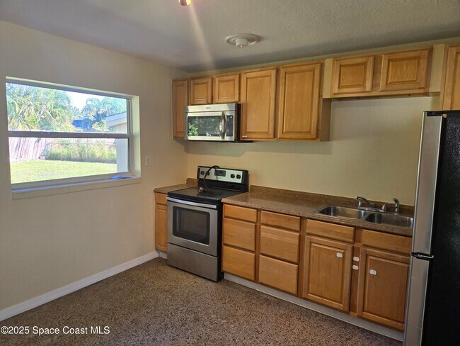 Photo - 511 Japonica Dr