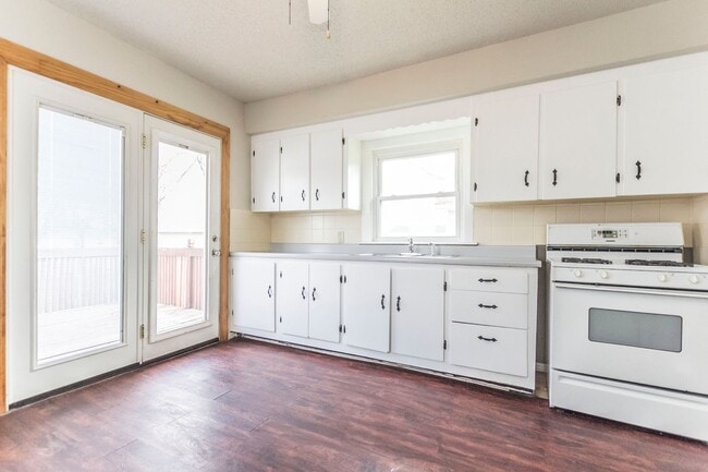 Photo - Spacious 2 bedroom 1 bath home