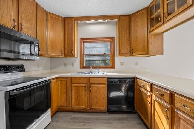 3801 Pebble Ct