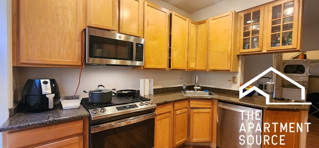 Building Photo - 832 Seward St Unit 1 Rental