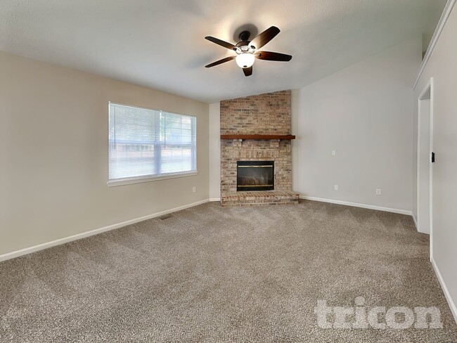 Photo - 1690 Fountain Lk Dr E
