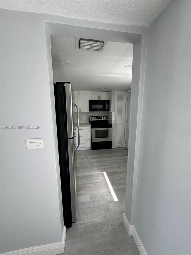 1398 NE 191st St Unit C305