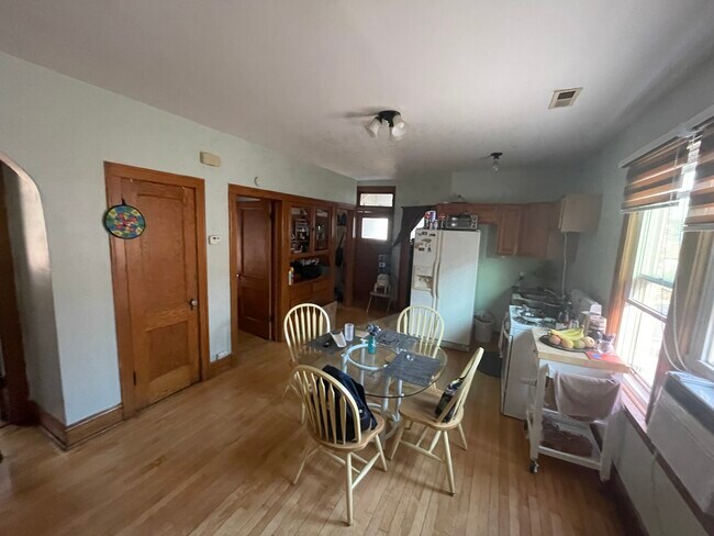 Photo - 4829 S Tripp Ave Unit 2R