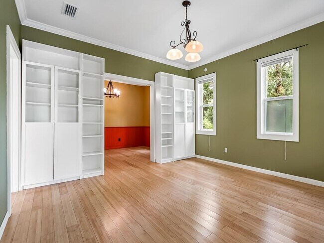 Photo - 1325 Branch St House