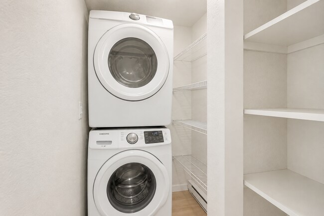 Photo - 1054 W 20th Ave Unit 4