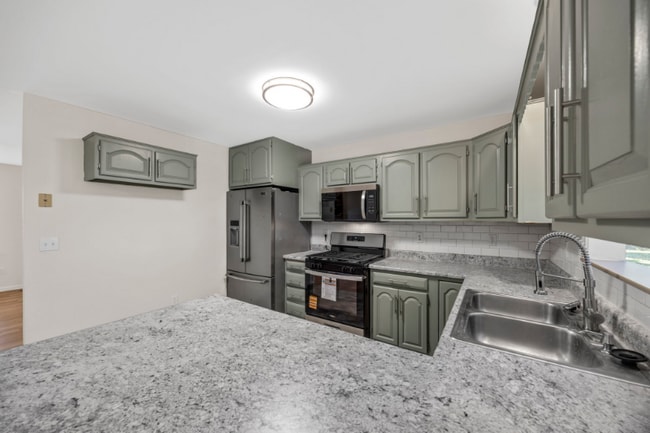 Photo - 1755 Fountainbleu Dr