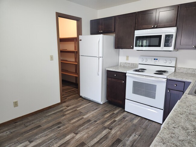 Photo - 5401 W 56th St