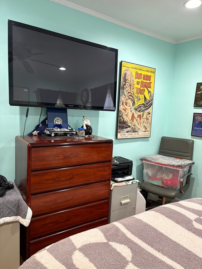 Photo - 839 N Orange Dr Unidad Loft Above Main House