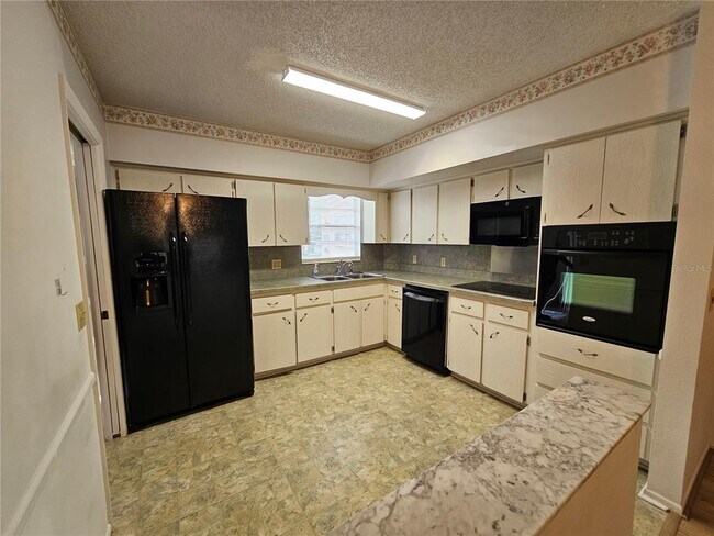 Photo - 2383 Netherlands Dr Unit 39