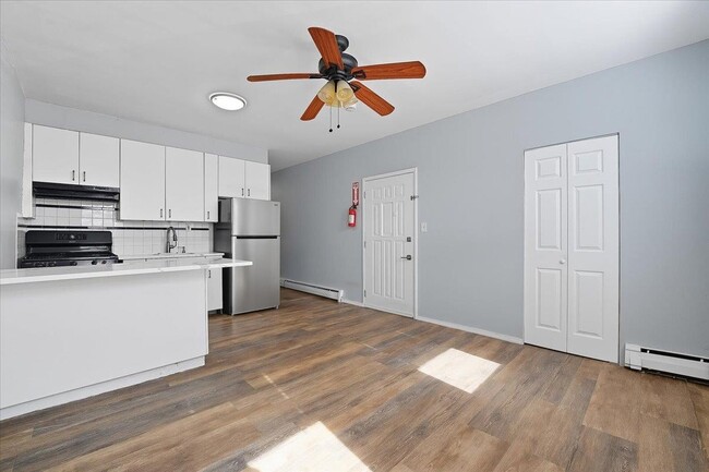 Photo - 1053 SUMMIT Ave Unit 1