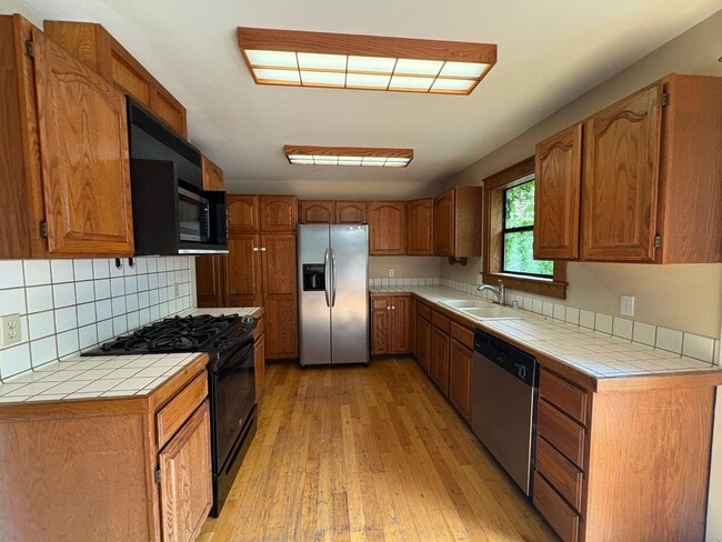 Photo - 3 Bed 2.5 Bath House