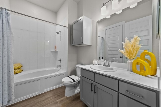 Photos_LuxeOfMckinney_Bathroom-16