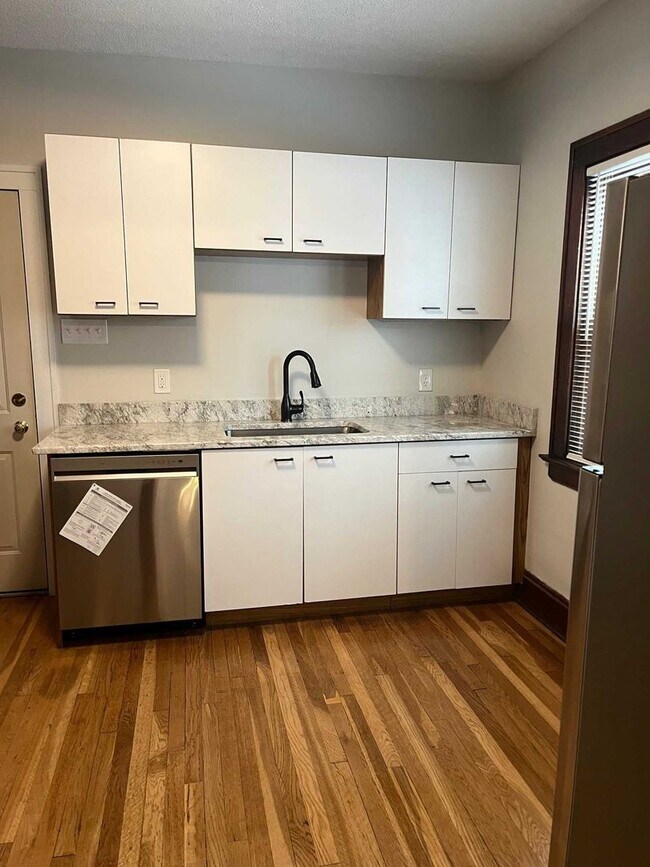 Photo - 2465 W11 Unit DOWN