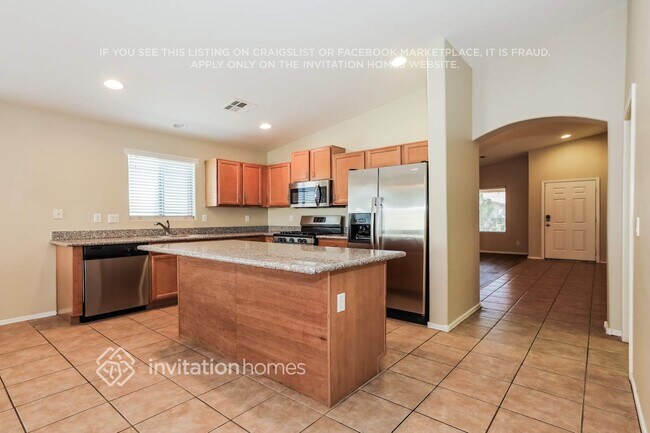 Photo - 46092 W Tulip Ln House