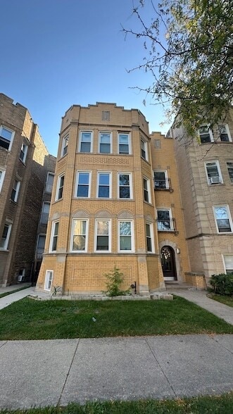 Building Photo - 6207 N Talman Ave Unit G