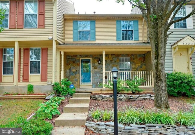 Photo - 43855 Chloe Terrace Townhome
