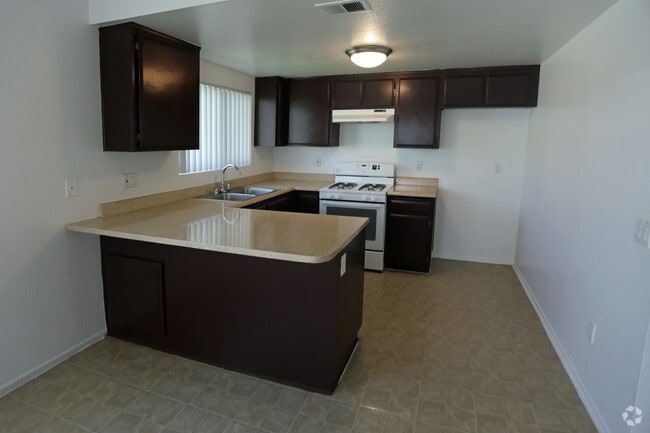 2 BR, 2 BA-Kitchen