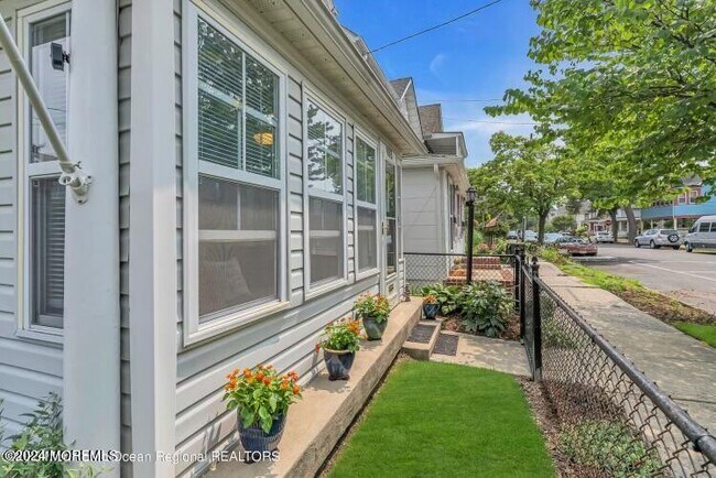 Photo - 113 Webb Ave
