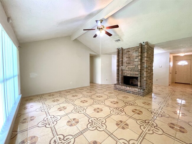 Photo - 6310 Star Lake Dr