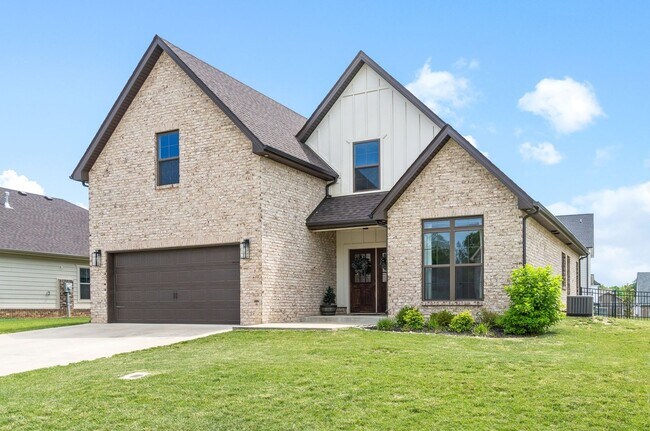 Photo - Large 4 bedroom home for rent in Sango!